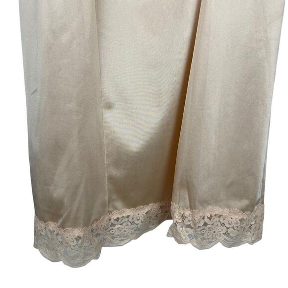 Vintage Vanity Fair gold lace trim slip size 34 - Picture 4 of 8